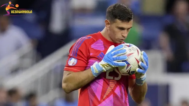 Tampar Kameramen TV gara-gara Argentina Keok, Emiliano Martinez Terancam Hukuman FIFA