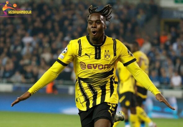 Disarankan Tolak Chelsea, Bintang Muda Dortmund Ini Diminta Gabung MU Saja