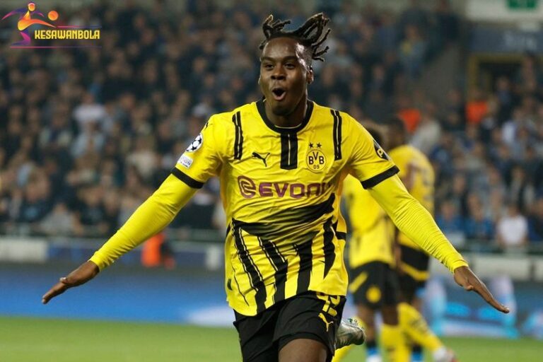 Disarankan Tolak Chelsea, Bintang Muda Dortmund Ini Diminta Gabung MU Saja