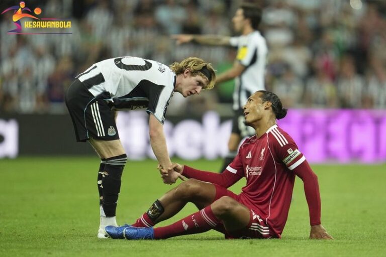 Ini yang Dikatakan Van Dijk ke Anthony Gordon Usai Tekel Horor